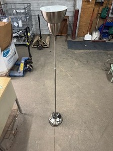 lot 74 image: Metal Stand Lamp with Foot pedal onoff Switch