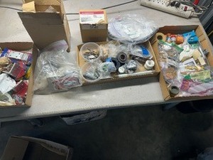 lot 92 image: Miscellaneous Hardware
