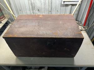 lot 95 image: Vintage Bread Box