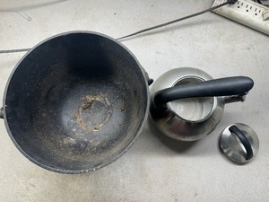 lot 100 image: Teapot and Caldron