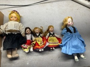 lot 104 image: Vintage Dolls