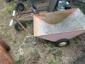 lot 4 image: Retro Garden and Yard Cart