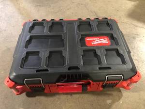 Milwaukee PACKOUT 22 in. Medium Red Tool Box with 75 lbs. Weight Capacity Customer Returns See Pictures