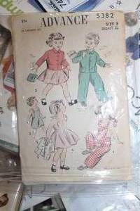 lot 149-1 image: Large Collection of Vintage and Modern Sewing Patterns