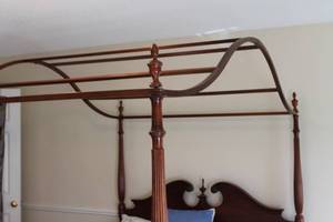 lot 28 image: Vintage Four-Poster Canopy Queen Bed Frame