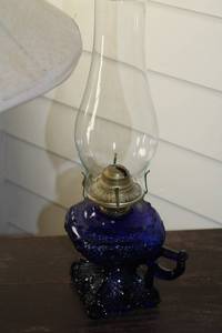 lot 121 image: Lot of 2 Vintage Blue Glass Lamps