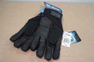 lot 32 image: Clam Ice Armor Expedition Glove -Large