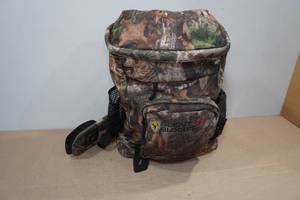 lot 37 image: Cabelas Realtree Scent Blocker Waterproof Backpack