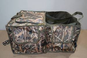 lot 42 image: Mossy Oak Realtree Insulated Tote Bag