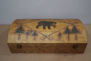 lot 45 image: Bear Themed Wooden Chest