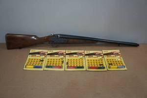 lot 93 image: Edison Montecarlo Double Barrel Toy Cap Gun with Caps