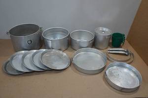 lot 137 image: Camping Cooking Set