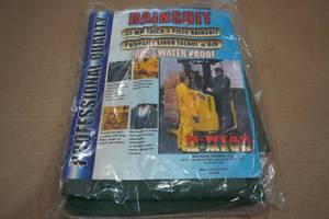 lot 144 image: Professional Quality 3-Piece Rainsuit -XXXXL