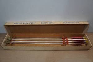 lot 150 image: Vintage Easton 7X Aluminum Arrows