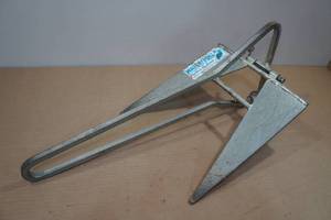 lot 154 image: Waterspike Anchor
