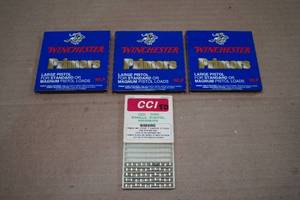 lot 202 image: 300 Winchester Large Pistol Primers and 50 CCI Small Pistol Primers