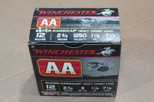 lot 282 image: 25 Winchester AA 12 Gauge 2-34 7-12 Shot Shotshells