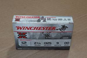 lot 298 image: 5 Winchester Super-X 12 Gauge 2-34 00 Buck Shotshells