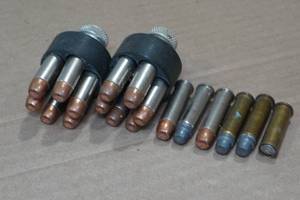 lot 308 image: 18 Rounds of Assorted .357 Magnum Ammo with 2 Speedloaders