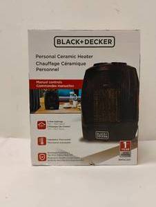 lot 2 image: NEW BLACK AND DECKER PERSONAL CERAMIC HEATER