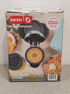 lot 31 image: NEW DASH MULTIMAKER MINI MAKER SYSTEM
