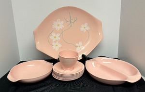 lot 109 image: Vintage Russell Wright Serving Tray, Serving Bowls, Cup and Seven Saucers