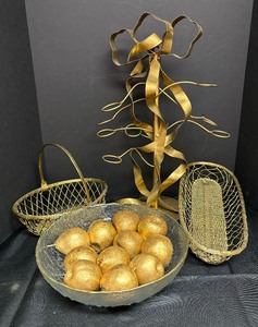 lot 113 image: Golden Goodies