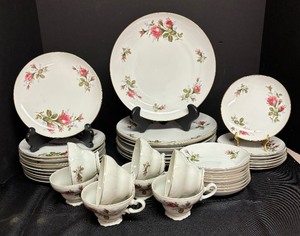 lot 116 image: Vintage Pink Rose Floral Dishware Grouping