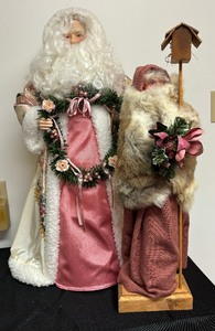 lot 255 image: Pretty Santa Decorative Figurine
