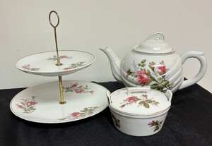 lot 118 image: Vintage Pink Rose Floral Serving Pieces