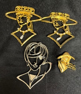 lot 176 image: Four Fancy Lady Brooches