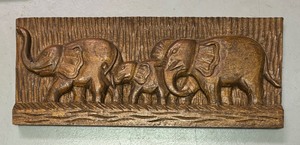 lot 179 image: Vintage Wooden Elephant Decorative Wall Hanging
