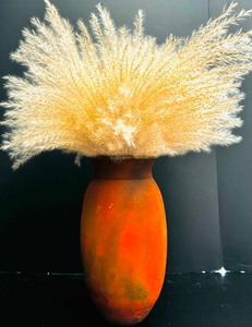 lot 53 image: Vintage Clay Pot, Old Clary Vase with Pampas Grass