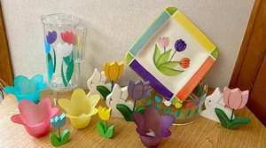 lot 153 image: Pretty Spring Tulip Decor