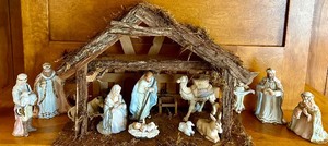 lot 259 image: Beautiful Porcelain Nativity Set