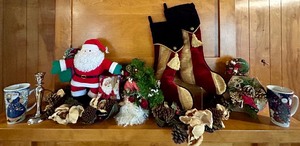 lot 120A image: Christmas Variety