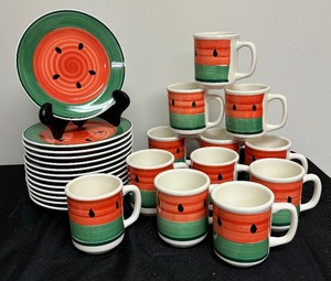 lot 201 image: Watermelon Motif Plates and Mugs by Roma International
