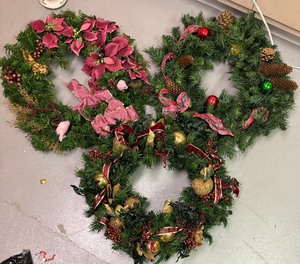 lot 209 image: Three Beautiful Wreaths