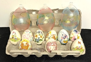 lot 216 image: Pretty Porcelain and Glass Decorative Eggs