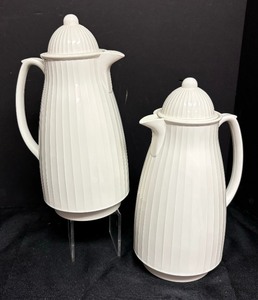 lot 309 image: Two Corning Thermique Coffee Pots