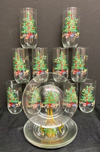 lot 181 image: Holiday Plates and Tumbler Glasses