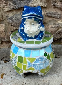 lot 341 image: Fun Frog Decor