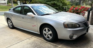 lot 2A image: Pontiac Grand Prix 4 Door Sedan V6 3.8 Automatic Car