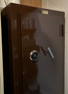 lot 26A image: Pro-Steel Security Safe