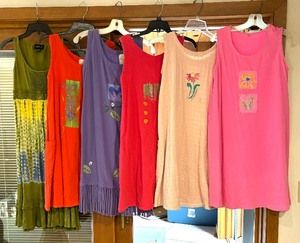lot 459 image: Six Beautiful Sleeveless Dresses