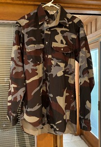 lot 399C image: Cabelas Button Up Shirt