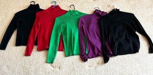 lot 450 image: Five Womens Turtleneck Sweaters