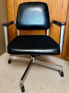 lot 462 image: Vintage Office Chair