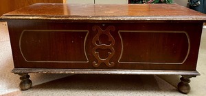 lot 437 image: Vintage Cedar Storage Chest