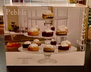 lot 439 image: New Pebble Three Tiered Glass Cake Plate